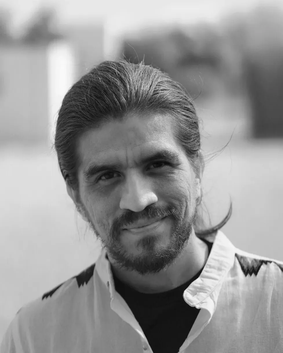 Retrato de Guillermo Ruiz en blanco y negro